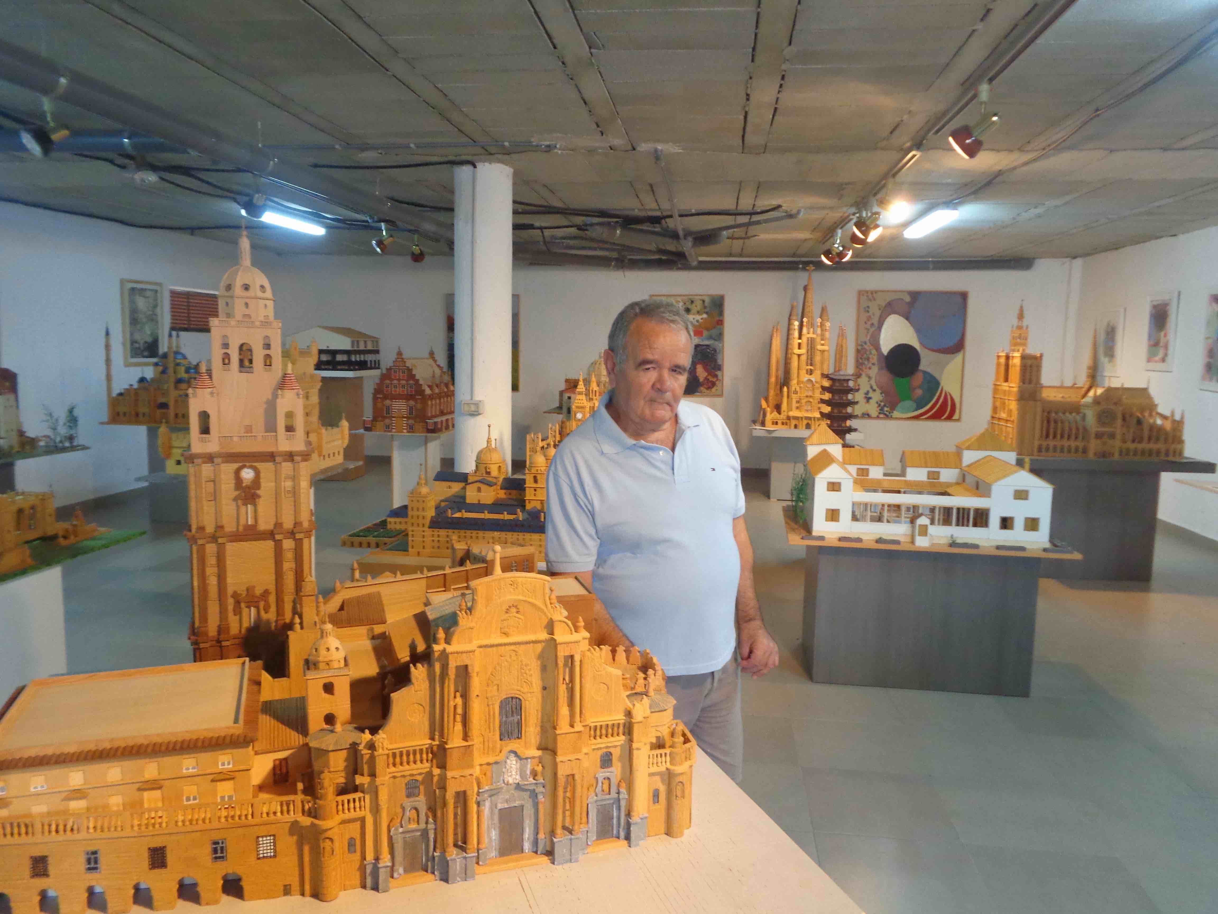 La exposición de maquetas de Alfonso Fernández será publicitada en las páginas turísticas del Ayuntamiento de Bullas