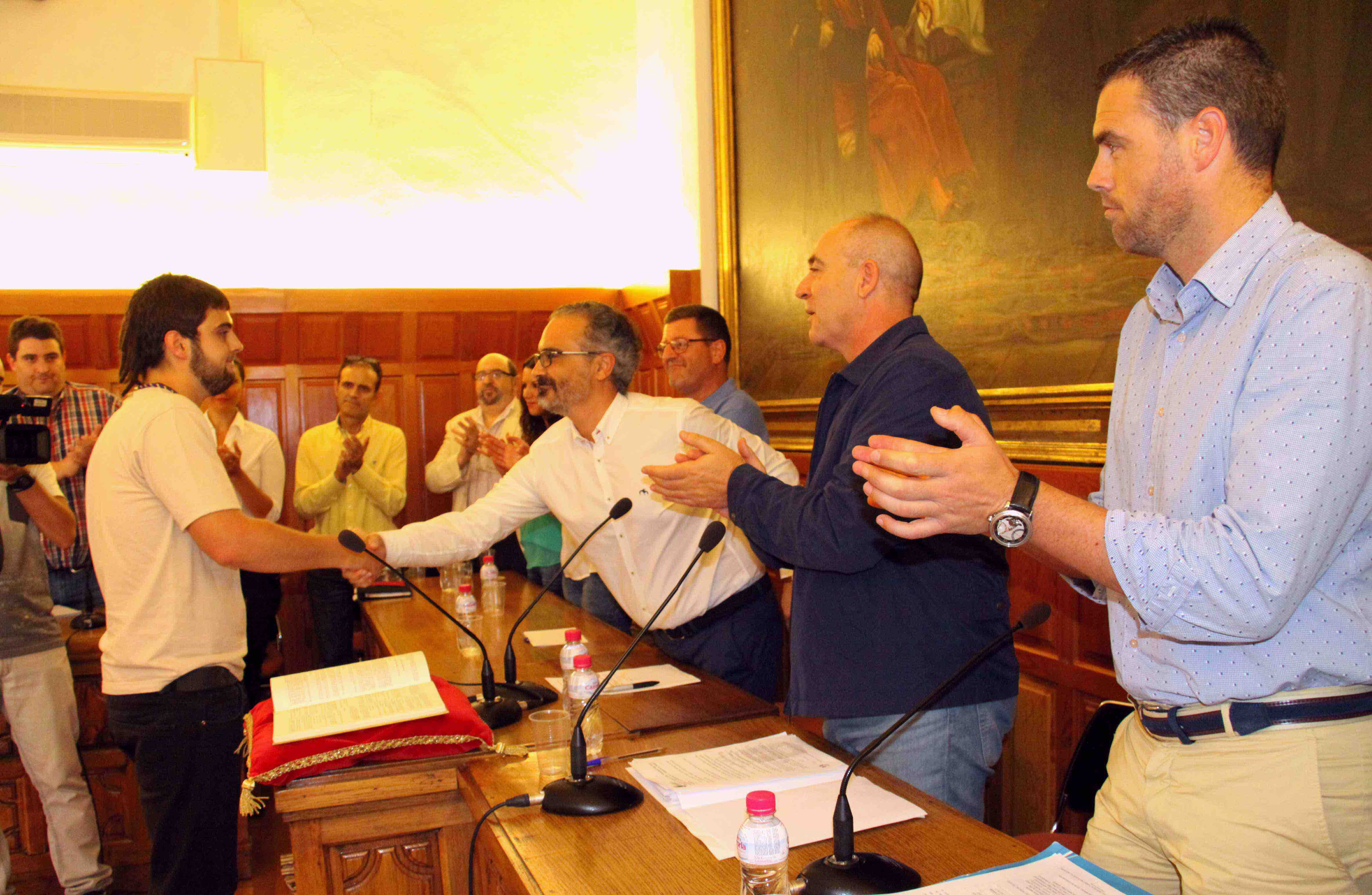 Cristian Castillo Bernal toma posesión de su acta de concejal del Ayuntamiento de Caravaca