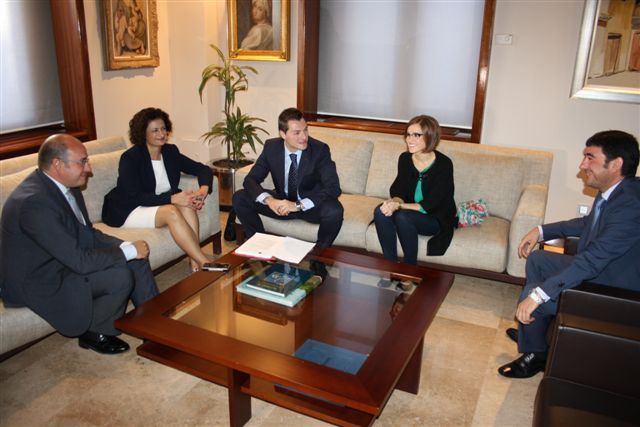 José Rafael Rocamora le pide al Presidente de la Comunidad apoyo para que una Escuela de Hostelería del Noroeste se instale en Cehegín