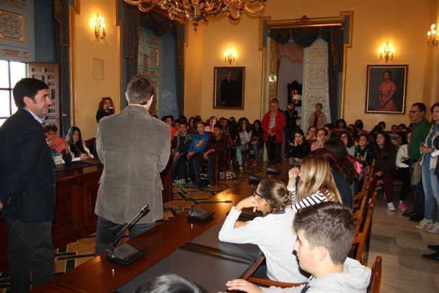 El Alcalde de Cehegín recibe a alumnos de intercambio que desarrollan un proyecto medioambiental