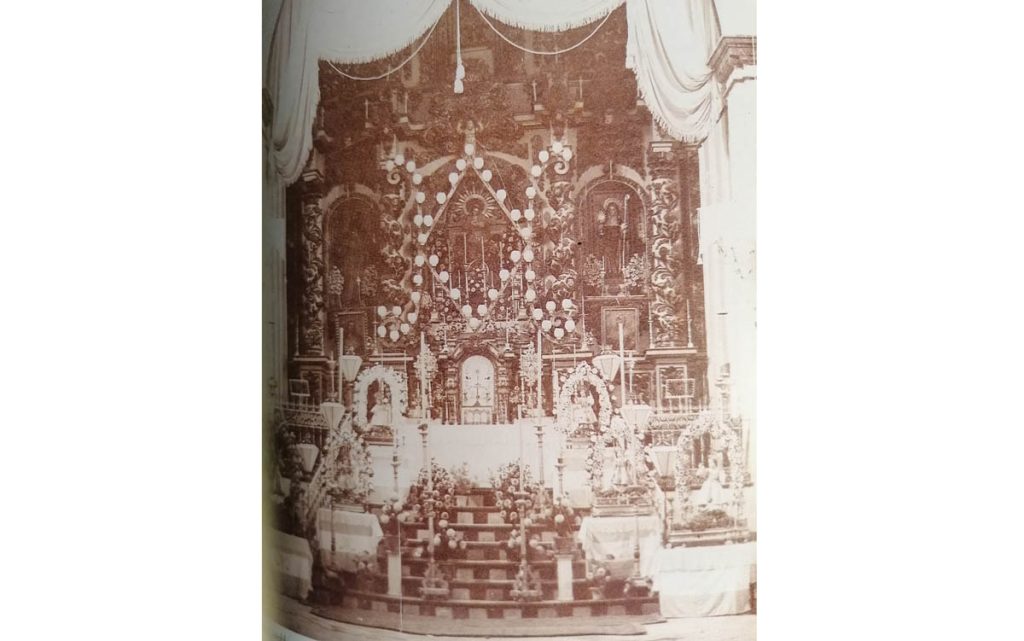 Monumento de Jueves Santo en la iglesia del convento de Santa, Clara de Caravaca. Antes, de la Guerra, Civil