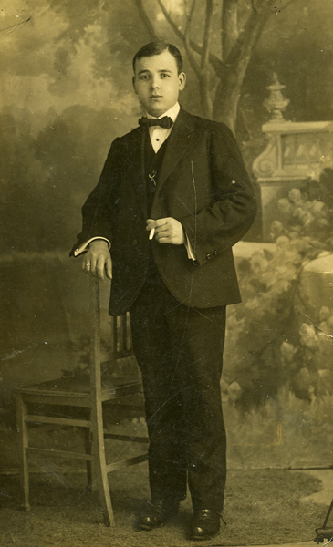 Bernardo en San Sebastián, hacia 1911