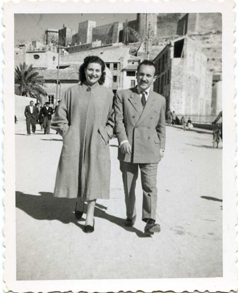 Isidro, con su mujer, en la Gran Vía