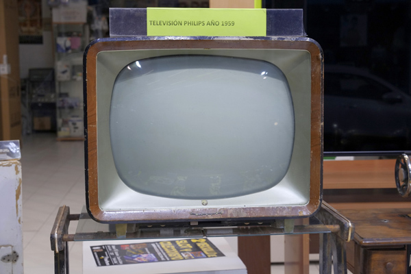 75 años entre radios y televisiones