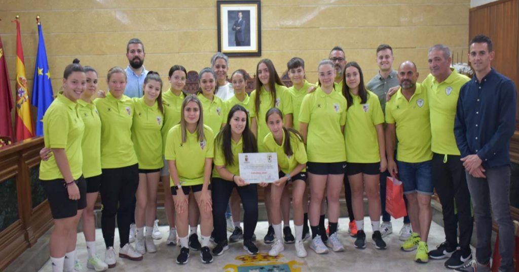 El Ayuntamiento de Calasparra homenajea al Fútbol Base Femenino por su gran temporada