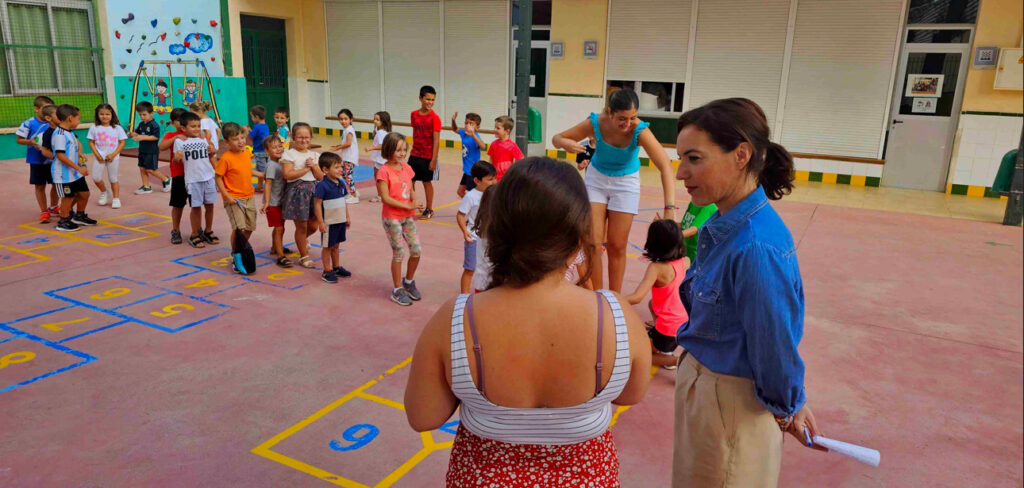 Cincuenta familias caravaqueñas se han acogido este verano al nuevo servicio ‘Colegio Abierto’ para la conciliación de la vida familiar y laboral