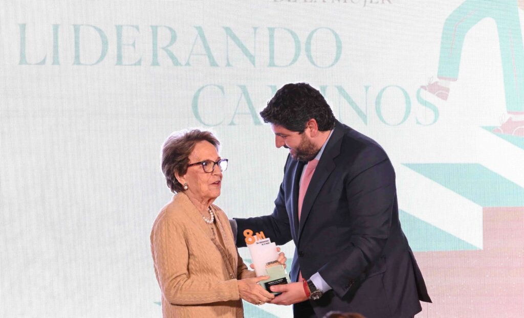 Rocío Álvarez, reconocida en los premios regionales 8 de Marzo