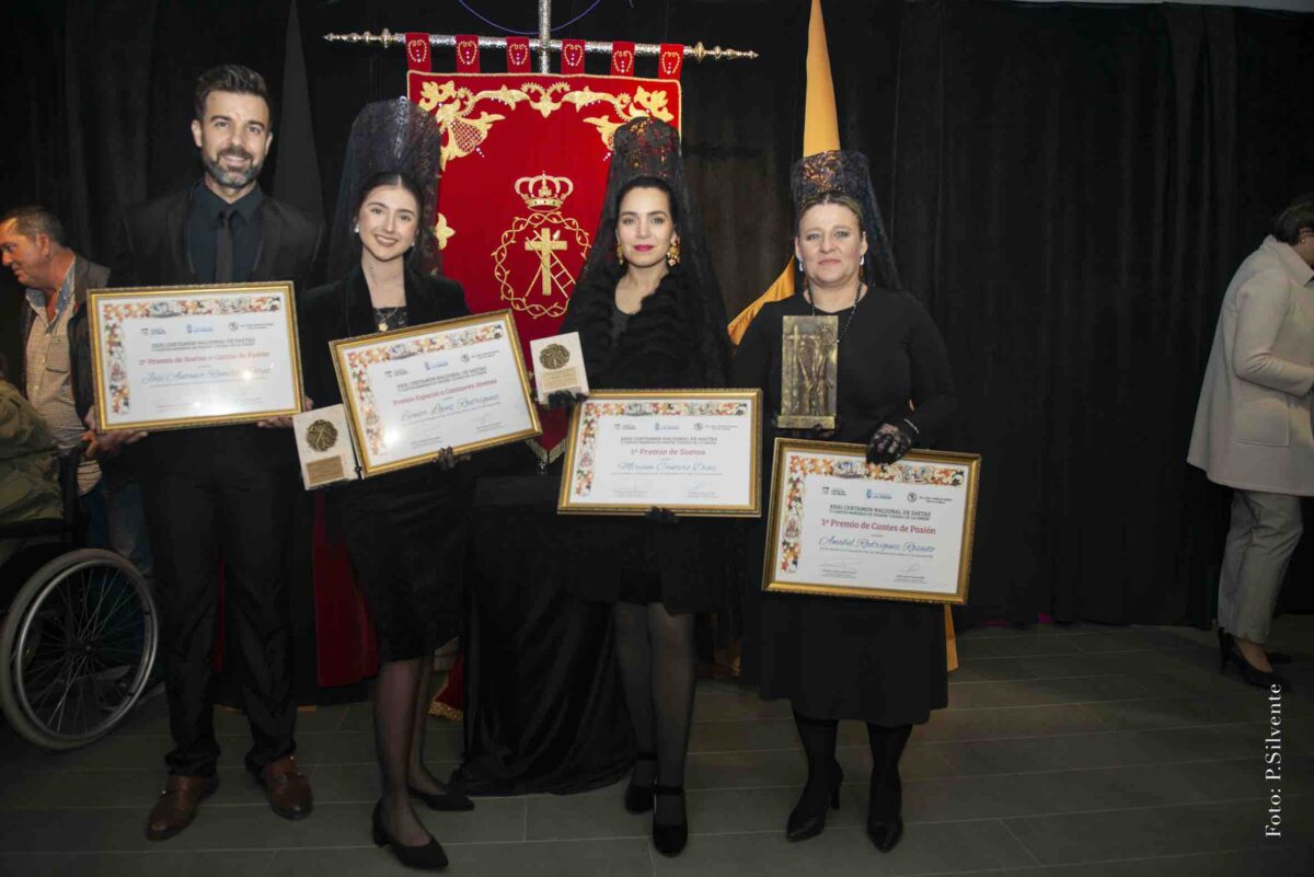 Anabel de Vico y Miriam Cantero se alzan con los primeros premios del XXI Certamen de Saetas y Cantes Mineros de La Unión