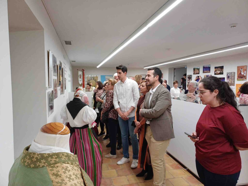 La Peña Alegría Muleña celebra su 40 aniversario con una exposición en el Museo Ciudad de Mula