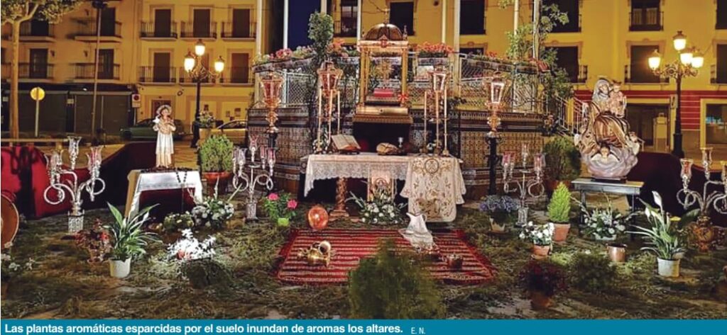 Fusión de aromas y gran belleza en los altares ante la festividad del Corpus Christi en Huéscar