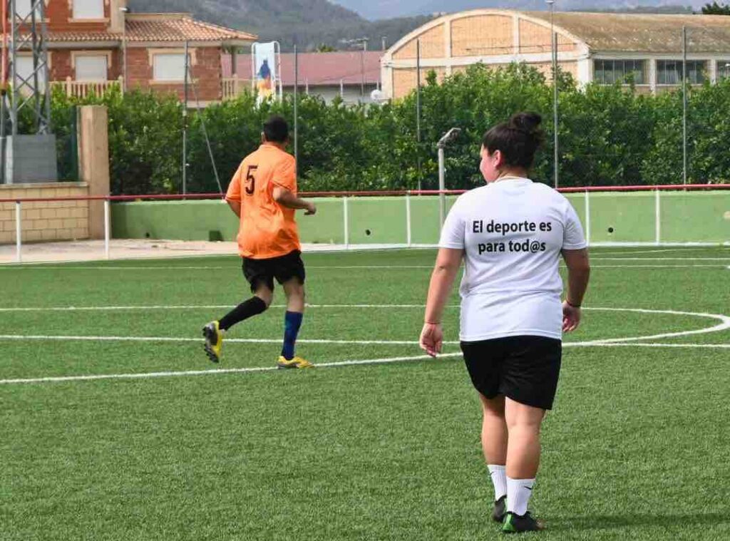 Fútbol por la inclusión: partido entre el Muleño Féminas y la Asociación INTEDIS